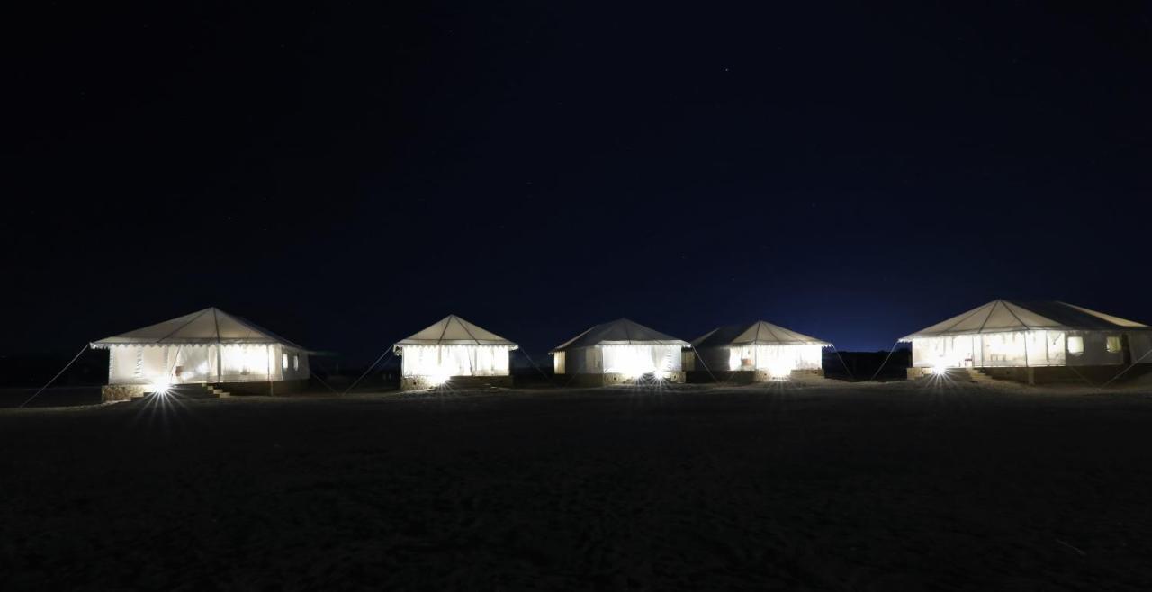 Отель The Kafila Desert Camp Sam Экстерьер фото